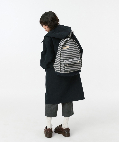 OHESHIO（オヘシオ）の「JERSEY STRIPE バックパック、チャコール（バックパック/リュック・レディース・その他・FREE）」の9枚目の写真