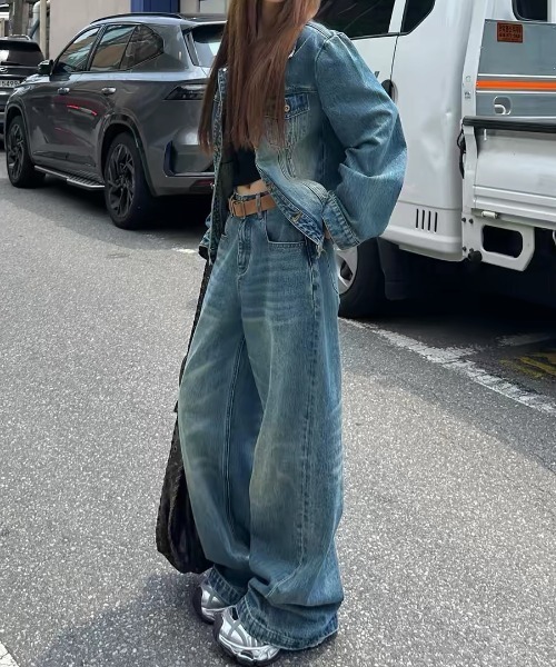 FAVORITO(ファヴォリート)の「デニムジャケットワイドパンツセットアップ(セットアップ・レディース・ブルー・S/M/L)」の3枚目の写真