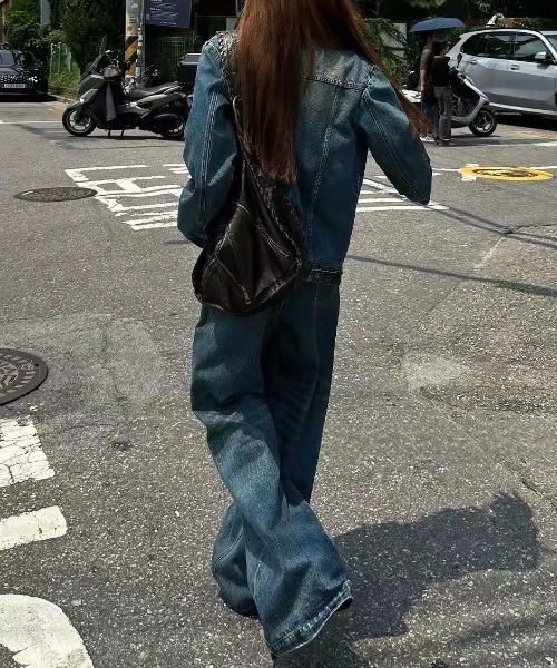FAVORITO(ファヴォリート)の「デニムジャケットワイドパンツセットアップ(セットアップ・レディース・ブルー・S/M/L)」の4枚目の写真