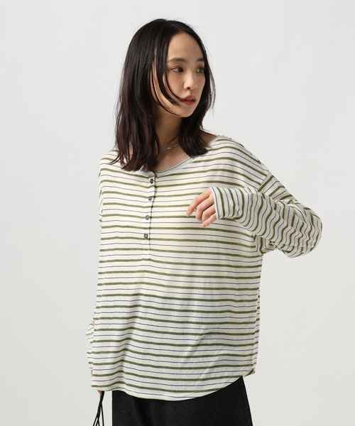BAYFLOW（ベイフロー）の「[ワンショル風にも着られる]シアーボーダーヘンリーロングスリーブ（Tシャツ/カットソー・レディース・グレー/オフホワイト・FREE）」の2枚目の写真