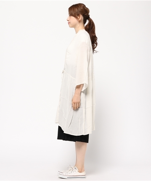 MOUSSY（マウジー）の「LACE COMBI CIFFON LONG GOWNⅡ（カーディガン/ボレロ・レディース・ホワイト/ピンク/ブラック・FREE）」の5枚目の写真