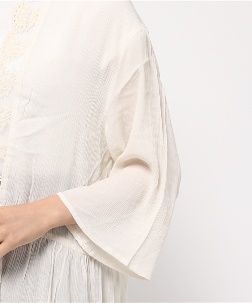 MOUSSY（マウジー）の「LACE COMBI CIFFON LONG GOWNⅡ（カーディガン/ボレロ・レディース・ホワイト/ピンク/ブラック・FREE）」の8枚目の写真