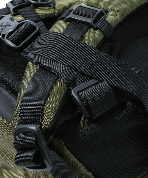 BEAMS BOY（ビームスボーイ）の「ARC'TERYX / “MANTIS 26”（バックパック/リュック・レディース・チャコールグレー/ブラック/ブルー系その他/ワイン/オリーブ/ネイビー/オレンジ/グリーン/ダークグリーン・ONE SIZE）」の16枚目の写真