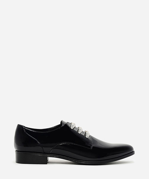 CHARLES & KEITH(チャールズ & キース)の「メタリックハードウェアオックスフォード / METALLIC HARDWARE OXFORDS(ローファー・レディース・ブラック/ネイビー・22.5cm/24.5cm/23cm/23.5cm/25cm)」の2枚目の写真