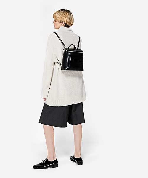 CHARLES & KEITH(チャールズ & キース)の「メタリックハードウェアオックスフォード / METALLIC HARDWARE OXFORDS(ローファー・レディース・ブラック/ネイビー・22.5cm/24.5cm/23cm/23.5cm/25cm)」の6枚目の写真