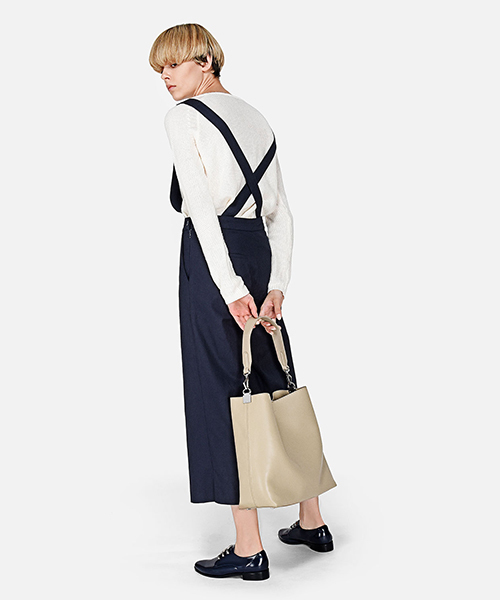 CHARLES & KEITH(チャールズ & キース)の「メタリックハードウェアオックスフォード / METALLIC HARDWARE OXFORDS(ローファー・レディース・ブラック/ネイビー・22.5cm/24.5cm/23cm/23.5cm/25cm)」の13枚目の写真