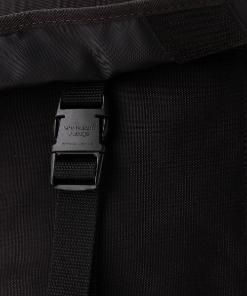 Manhattan Portage（マンハッタンポーテージ）の「Manhattan Portage × BEAMS / 別注 1220BM バックパック（バックパック/リュック・メンズ・ブラック/ネイビー・ONE SIZE）」の16枚目の写真