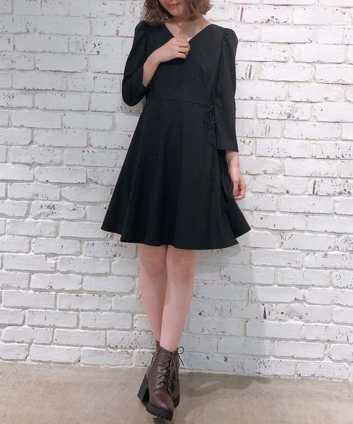 one after another NICE CLAUP(ワンアフターアナザーナイスクラップ)の「カシュクール OTONAワンピース(ワンピース・レディース・ブラック/グリーン/ホワイト系その他/ブルー系その他・FREE)」の4枚目の写真
