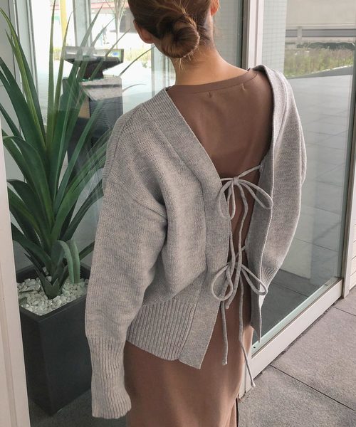 KOBE LETTUCE(コウベレタス)の「トップス⇔カーディガンの2wayバックシャンニット(カーディガン/ボレロ・レディース・グレー/アイボリー/モカ/ブラック・FREE)」の1枚目の写真