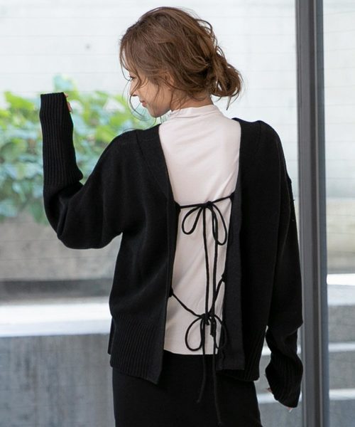 KOBE LETTUCE(コウベレタス)の「トップス⇔カーディガンの2wayバックシャンニット(カーディガン/ボレロ・レディース・グレー/アイボリー/モカ/ブラック・FREE)」の3枚目の写真