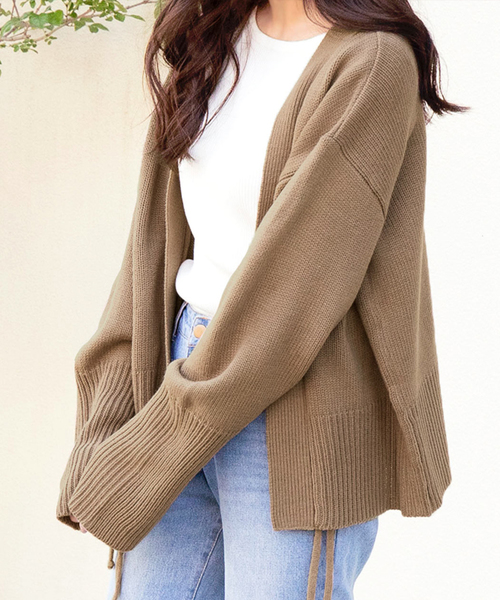 KOBE LETTUCE(コウベレタス)の「トップス⇔カーディガンの2wayバックシャンニット(カーディガン/ボレロ・レディース・グレー/アイボリー/モカ/ブラック・FREE)」の4枚目の写真