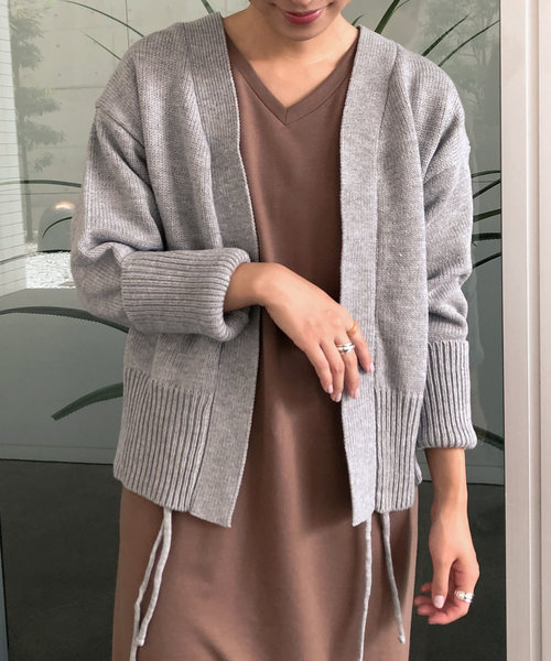 KOBE LETTUCE(コウベレタス)の「トップス⇔カーディガンの2wayバックシャンニット(カーディガン/ボレロ・レディース・グレー/アイボリー/モカ/ブラック・FREE)」の22枚目の写真