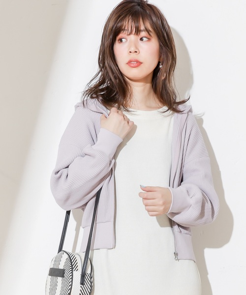 natural couture(ナチュラルクチュール)の「オニワッフルパーカー(パーカー・レディース・ブラック/ベージュ/アイボリー/ラベンダー・FREE)」の4枚目の写真