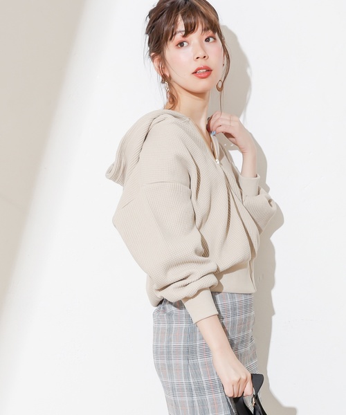 natural couture(ナチュラルクチュール)の「オニワッフルパーカー(パーカー・レディース・ブラック/ベージュ/アイボリー/ラベンダー・FREE)」の12枚目の写真