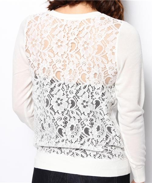 PLST（プラステ）の「バックレースVネックニット（ニット/セーター・レディース・オフホワイト/ブラック/ライトブルー・2）」の10枚目の写真