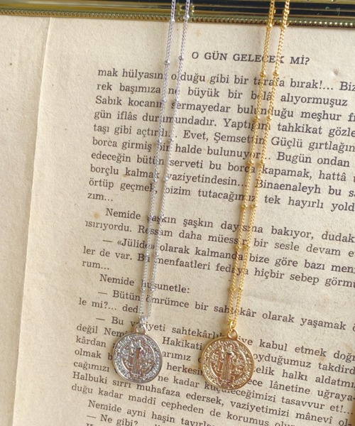 CLEA（クレア）の「Maria スタッドチェーン コイン ネックレス（ネックレス・レディース・シルバー/ゴールド・FREE）」の3枚目の写真