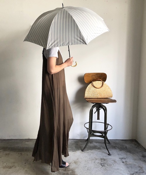 COMMON WARE（コモンウェアー）の「NT:ストライプアンブレラ　　晴雨兼用　日傘　長傘（長傘・レディース・グレー/ネイビー・FREE）」の2枚目の写真
