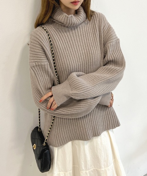 Futier land（フューティアランド）の「タートルバルーンスリーブニットプルオーバー（ニット/セーター・レディース・ブラック/ブルー/アイボリー/グレイッシュベージュ/オレンジ/ライトブラウン/パープル/ピンク/イエロー/グリーン・FREE）」の5枚目の写真