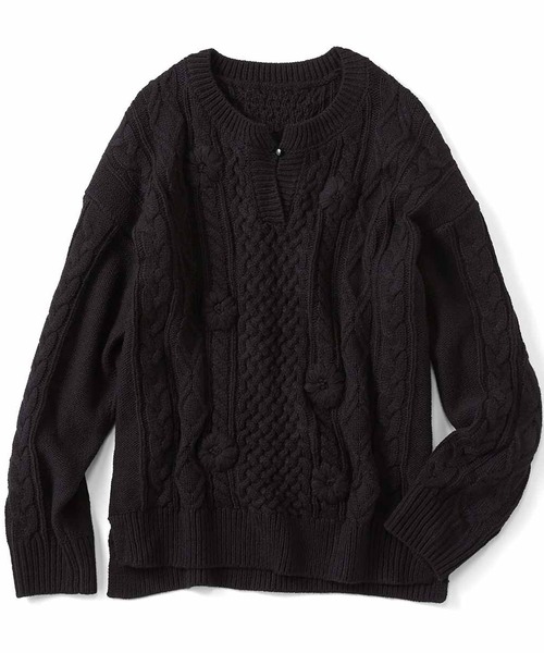 Live in comfort(リブインコンフォート)の「リブ イン コンフォート 大人っぽく着映える花刺しゅうケーブルニットトップス(ニット/セーター・レディース・ブラック/オフホワイト・LARGE/XXX-LARGE/SMALL/XX-LARGE/X-LARGE/MEDIUM)」の15枚目の写真