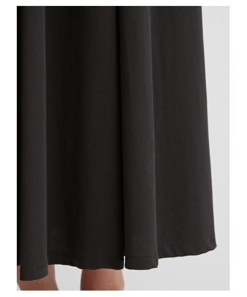 Mila Owen(ミラオーウェン)の「バックカシュクールギャザーフレアワンピース(ワンピース・レディース・チャコールグレー/ベージュ/ラベンダー・1/0)」の13枚目の写真