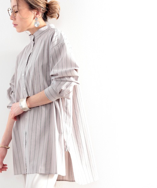 classicalelf（クラシカルエルフ）の「一枚で上級者見え。綿100％、バンドカラーストライプBIGシルエットシャツ（シャツ/ブラウス・レディース・ベージュ/オフホワイト/グレイッシュベージュ/ブラウン/サンドベージュ/グリーン・MEDIUM/LARGE/X-LARGE）」の5枚目の写真