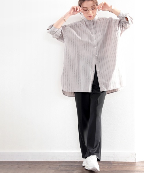 classicalelf（クラシカルエルフ）の「一枚で上級者見え。綿100％、バンドカラーストライプBIGシルエットシャツ（シャツ/ブラウス・レディース・ベージュ/オフホワイト/グレイッシュベージュ/ブラウン/サンドベージュ/グリーン・MEDIUM/LARGE/X-LARGE）」の17枚目の写真