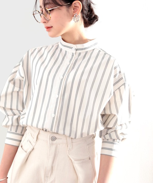 classicalelf（クラシカルエルフ）の「一枚で上級者見え。綿100％、バンドカラーストライプBIGシルエットシャツ（シャツ/ブラウス・レディース・ベージュ/オフホワイト/グレイッシュベージュ/ブラウン/サンドベージュ/グリーン・MEDIUM/LARGE/X-LARGE）」の14枚目の写真