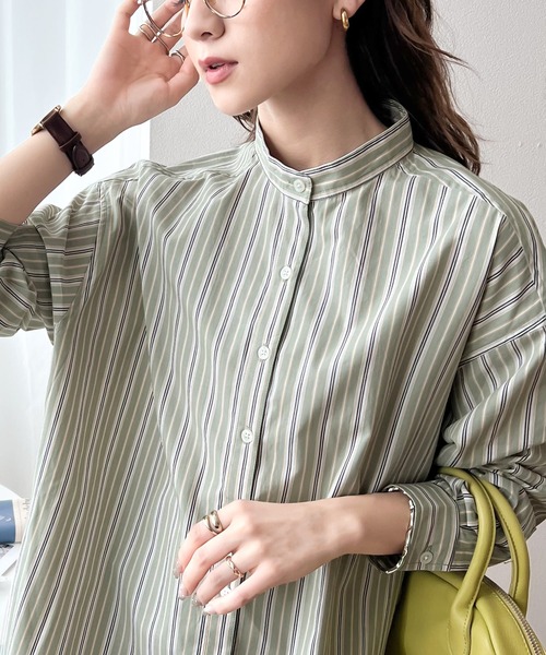 classicalelf（クラシカルエルフ）の「一枚で上級者見え。綿100％、バンドカラーストライプBIGシルエットシャツ（シャツ/ブラウス・レディース・ベージュ/オフホワイト/グレイッシュベージュ/ブラウン/サンドベージュ/グリーン・MEDIUM/LARGE/X-LARGE）」の9枚目の写真