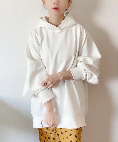 AZUL ENCANTO（アズールエンカント）の「フーディトップス（パーカー・レディース・ホワイト/ブラック/キャメル・FREE）」の10枚目の写真