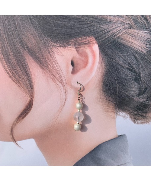 tone(トーン)の「【-lensa-】2色から選べるキャンディービーズピアス(MA)(ピアス(両耳用)・レディース・ホワイト/ブラック・FREE)」の6枚目の写真