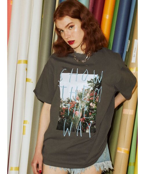 jouetie(ジュエティ)の「グランジフォトロゴ BIG Tシャツ(Tシャツ/カットソー・レディース・ブラック/ピンク/アイボリー・MEDIUM)」の1枚目の写真