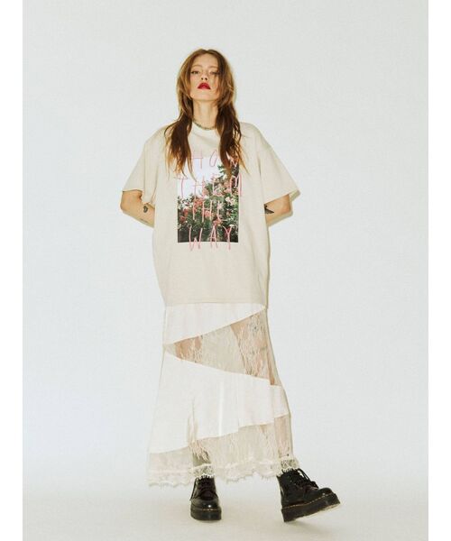 jouetie(ジュエティ)の「グランジフォトロゴ BIG Tシャツ(Tシャツ/カットソー・レディース・ブラック/ピンク/アイボリー・MEDIUM)」の9枚目の写真