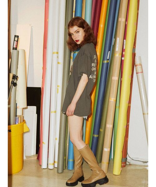 jouetie(ジュエティ)の「グランジフォトロゴ BIG Tシャツ(Tシャツ/カットソー・レディース・ブラック/ピンク/アイボリー・MEDIUM)」の13枚目の写真