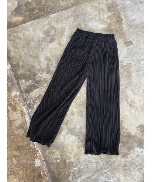DAIS-Y（デイジー）の「プリーツメロウワイドシルエット　ストレートパンツ（その他パンツ・レディース・ブラック/オリーブ/ラベンダー・FREE）」の4枚目の写真