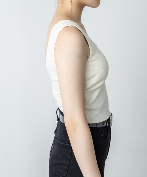RASVOA（ラスボア）の「カットリブカップ付きバッククロスタンク（タンクトップ・レディース・ブラック/オフホワイト・FREE）」の21枚目の写真