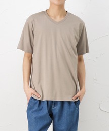 VネックTシャツ