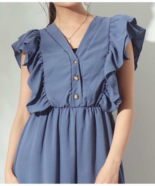 CHILLE（チル）の「フリルポイントオールインワン（サロペット/オーバーオール・レディース・ブラック/ベージュ/ブルー・FREE）」の4枚目の写真