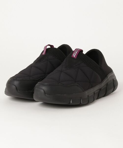 SKECHERS（スケッチャーズ）の「SKECHERS/スケッチャーズ BOBS B FLEX-MIGHTY PUFF / ﾎﾞﾌﾞｽ ﾋﾞｰﾌﾚｯｸｽ ﾏｲﾃｨ ﾊﾟﾌ モック スリッパ  117111（スニーカー・レディース・ブラック×ブラック/ベージュ/カーキ・23.0cm/24.0cm/25.0cm）」の2枚目の写真