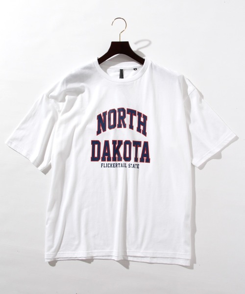 THISIS(ディスイズ)の「アメカジプリントTシャツ(Tシャツ/カットソー・メンズ・パープル系その他2/ブラック/ワインレッド/グリーン系その他/レッド系その他/グリーン系その他2/ピンク/ホワイト/ブラック系その他/パープル系その他/ブルー系その他2/ブルー/グリーン/ブルー系その他3/レッド系その他3/ネイビー/ブラック系その他2/パープル/ホワイト系その他/ブルー系その他/レッド系その他2・LARGE/MEDIUM/X-LARGE)」の3枚目の写真