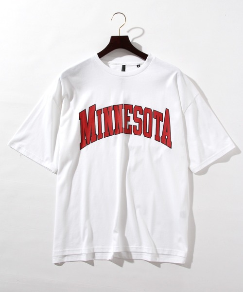 THISIS(ディスイズ)の「アメカジプリントTシャツ(Tシャツ/カットソー・メンズ・パープル系その他2/ブラック/ワインレッド/グリーン系その他/レッド系その他/グリーン系その他2/ピンク/ホワイト/ブラック系その他/パープル系その他/ブルー系その他2/ブルー/グリーン/ブルー系その他3/レッド系その他3/ネイビー/ブラック系その他2/パープル/ホワイト系その他/ブルー系その他/レッド系その他2・LARGE/MEDIUM/X-LARGE)」の2枚目の写真