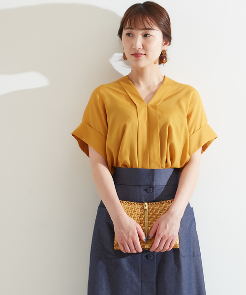 Tiara（ティアラ）の「Vネックブラウス（シャツ/ブラウス・レディース・ブラック/イエロー/ピンク・FREE）」の2枚目の写真