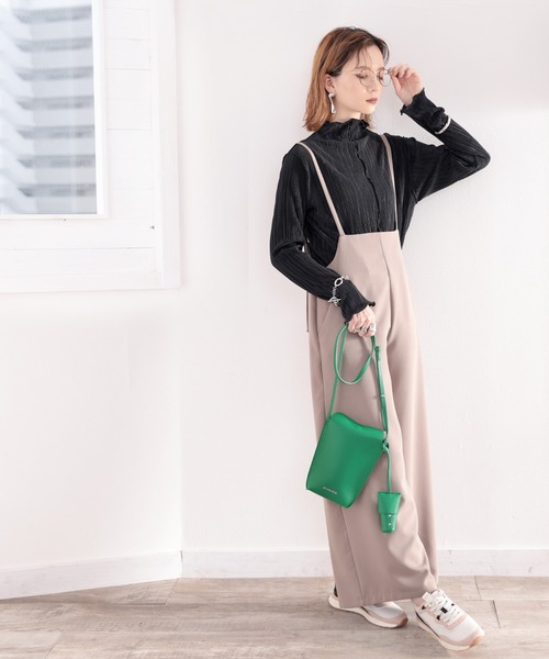 上品な光沢感。2wayメロープリーツハイネックトップス
