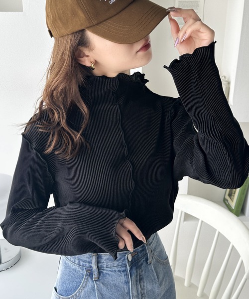 classicalelf(クラシカルエルフ)の「上品な光沢感。2wayメロープリーツハイネックトップス(Tシャツ/カットソー・レディース・ブラック/アイボリー/グレー/グレイッシュベージュ/カーキ/モカ/ブラウン/ライトグレー/オレンジ系その他/イエロー/ピンクベージュ/ライトグリーン/イエロー系その他・LARGE/X-LARGE/MEDIUM/SMALL)」の15枚目の写真