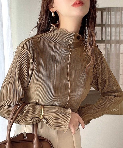 classicalelf(クラシカルエルフ)の「上品な光沢感。2wayメロープリーツハイネックトップス(Tシャツ/カットソー・レディース・ブラック/アイボリー/グレー/グレイッシュベージュ/カーキ/モカ/ブラウン/ライトグレー/オレンジ系その他/イエロー/ピンクベージュ/ライトグリーン/イエロー系その他・LARGE/X-LARGE/MEDIUM/SMALL)」の16枚目の写真