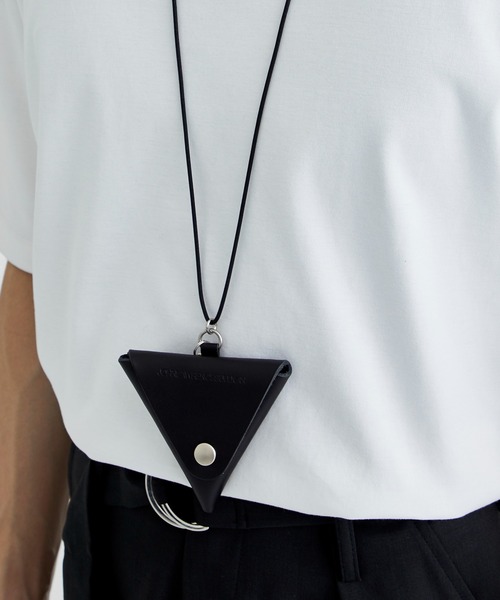 JOHN LAWRENCE SULLIVAN（ジョンローレンスサリバン）の「LEATHER TRIANGLE COIN CASE（コインケース・メンズ・ブラック・FREE）」の5枚目の写真