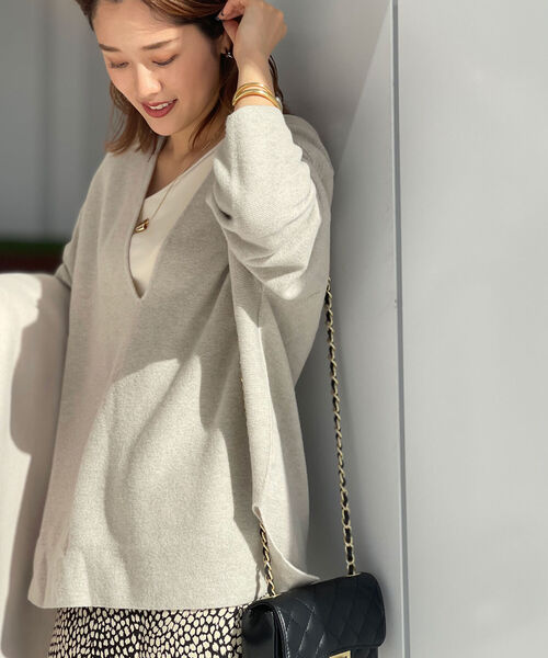 NOLLEY’S（ノーリーズ）の「◇【WEB限定カラーあり】CHESS 深Vプルオーバーニット（ニット/セーター・レディース・ベビーピンク/ベージュ/グリーン/オリーブ/ミント/ブルー/イエロー・38）」の2枚目の写真