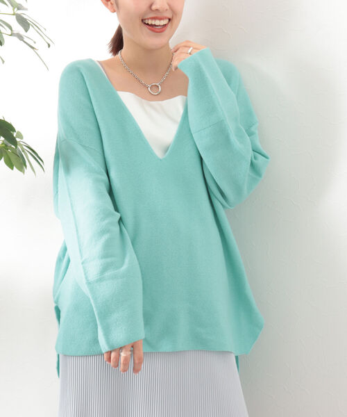 NOLLEY’S（ノーリーズ）の「◇【WEB限定カラーあり】CHESS 深Vプルオーバーニット（ニット/セーター・レディース・ベビーピンク/ベージュ/グリーン/オリーブ/ミント/ブルー/イエロー・38）」の4枚目の写真