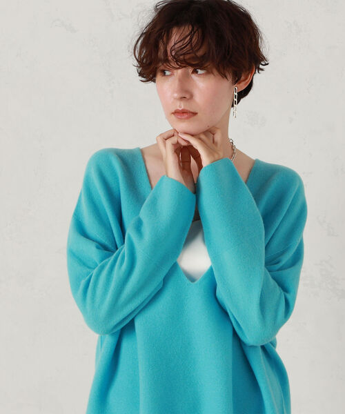 NOLLEY’S（ノーリーズ）の「◇【WEB限定カラーあり】CHESS 深Vプルオーバーニット（ニット/セーター・レディース・ベビーピンク/ベージュ/グリーン/オリーブ/ミント/ブルー/イエロー・38）」の14枚目の写真