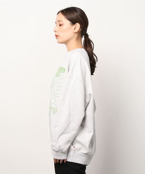 Levi's（リーバイス）の「GRAPHIC PRISM CREW STRANGE THINGS HAPPEN ORBIT HEATHER GREY（スウェット・レディース・グレー・XS/L/M/S）」の3枚目の写真