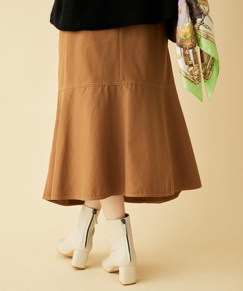 MADEMOISELLE ROPE'(マドモアゼル ロペ)の「<春まで使える>ステッチ加工アシンメトリーマーメイドスカート(スカート・レディース・ブラック/ダークブラウン・36/38)」の5枚目の写真